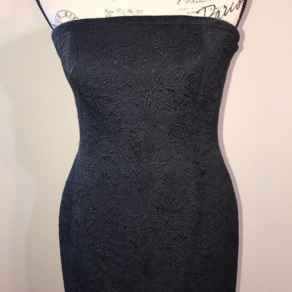 Carmen Marc Valvo Dresses & Skirts - Carmen Marc Valvo strapless black cocktail dress